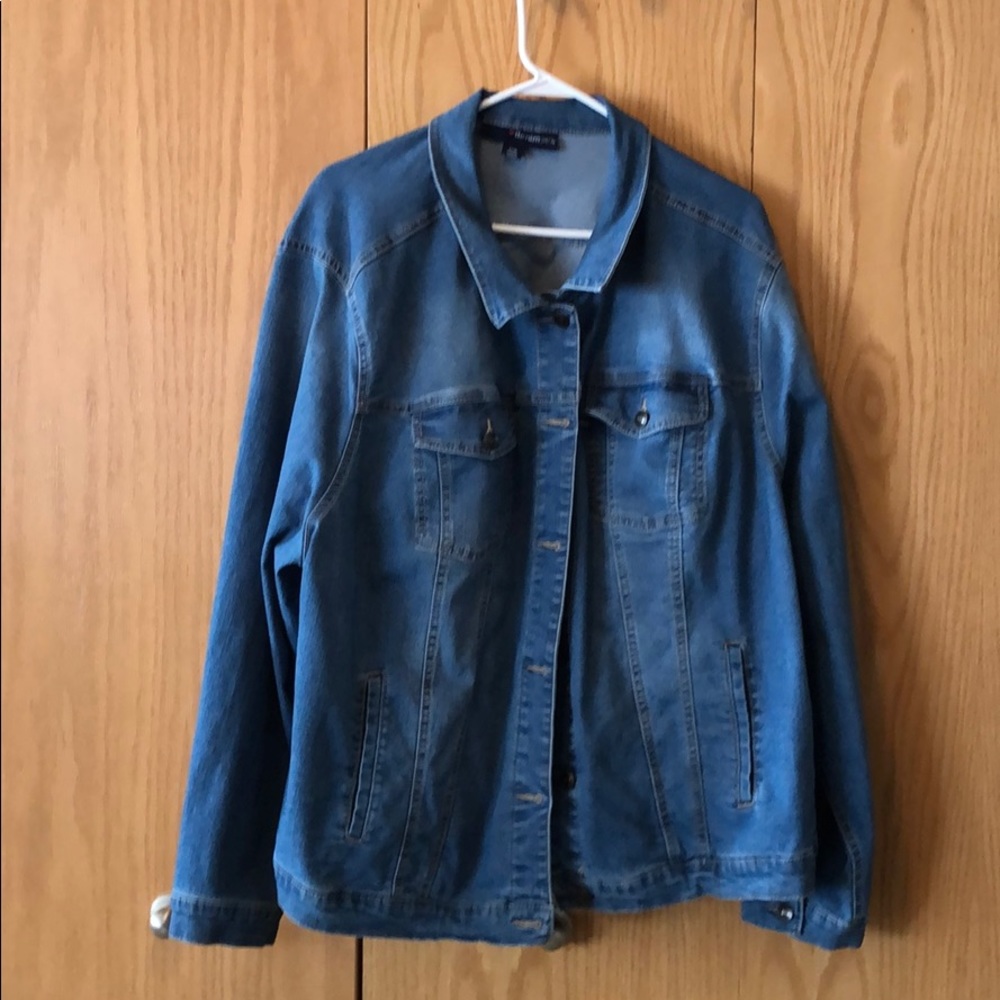 Denim 24/7 Trucker Jacket. NWOT sz 32w